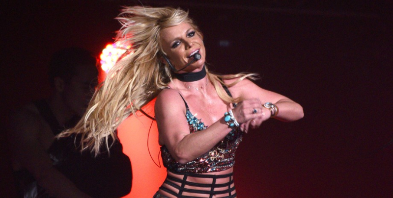 Бритни Спирс вновь шокирует поклонников своими танцами