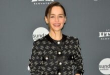 Эмилия Кларк в образе от Chanel появилась на кинофестивале в США