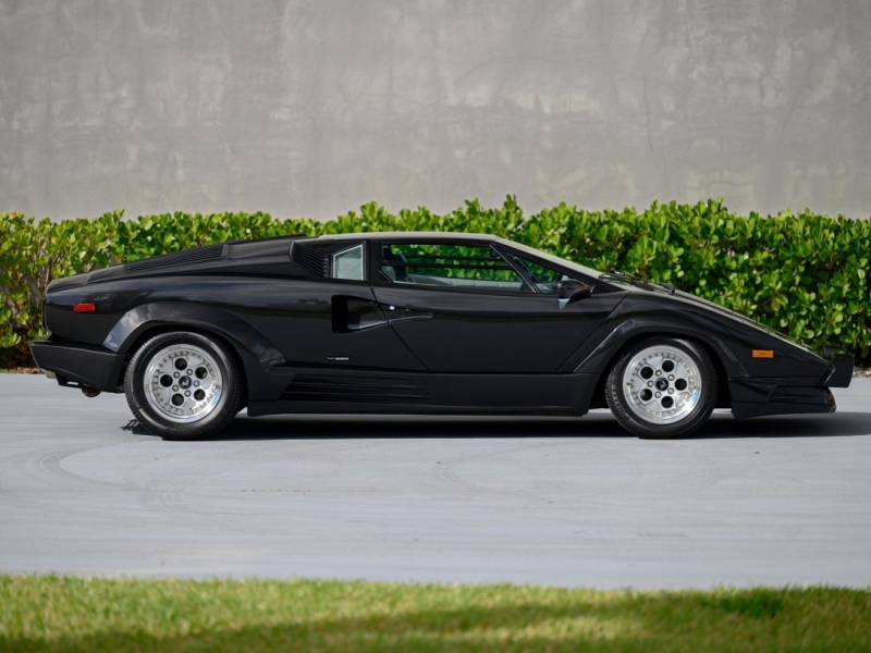 Обнаружен легендарный суперкар Lamborghini 80-х в состоянии нового авто (фото)