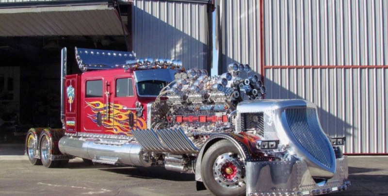 Показали самый безумный грузовик в мире с огромным 4000-сильным двигателем
