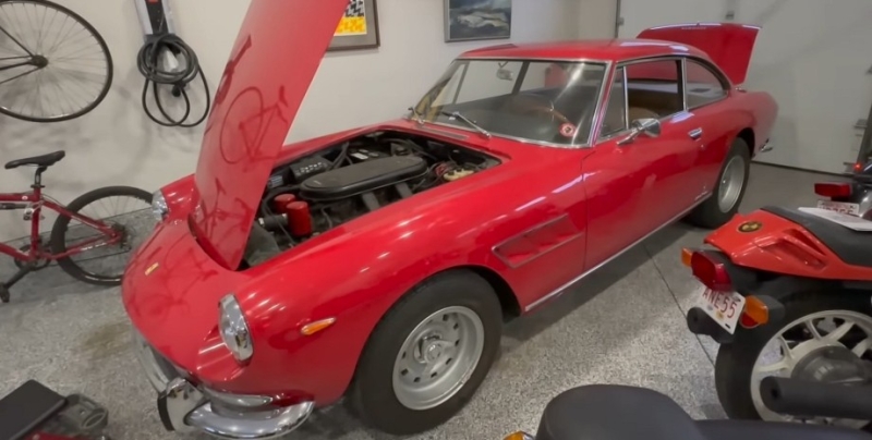 Раритетный суперкар Ferrari за $200 000 годами пылился в заброшенном гараже (видео)