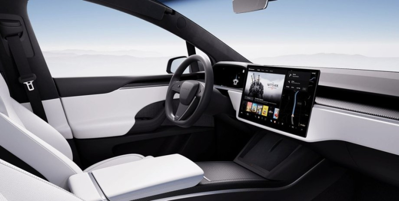 Tesla вернула круглый руль для своих электромобилей
