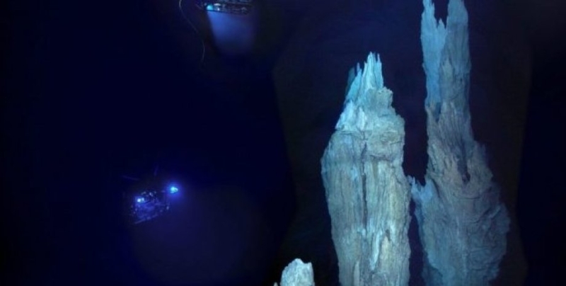 Вилла Дракулы под водой. На дне океана обнаружили «готический замок» с зубчатыми башнями (фото)