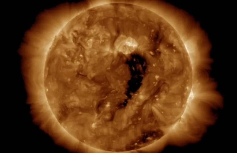 «Черные дыры» на Солнце помогут разобраться с геомагнитными бурями на Земле: что выяснили ученые