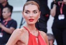 Модель Алина Байкова «послала Путина» на Неделе моды в Нью-Йорке (видео)
