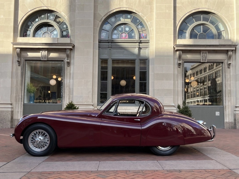 На аукционе продают редкое 72-летнее купе Jaguar