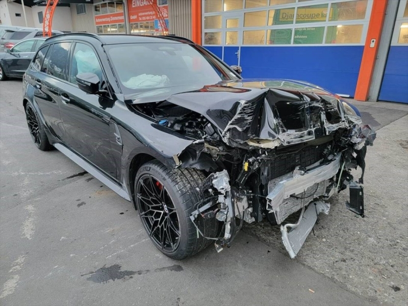 Новейший спорткар BMW за $140 000 разбили вскоре после покупки (фото)