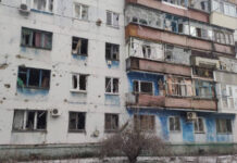 Оккупанты обстреляли Днепропетровскую область: попали по многоэтажкам, убили человека