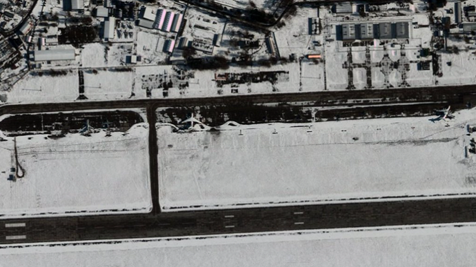 Появились спутниковые снимки самолета в Мачулищах после вероятного удара беспилотника  