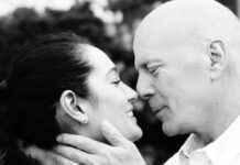 Эмма Хеминг Уиллис работает со специалистом по деменции после того, как у Брюса Уиллиса диагностировали ЛВД