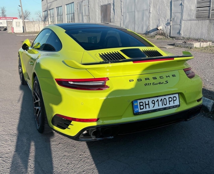 В Украине заметили эксклюзивный суперкар Porsche за 300 000 евро (фото)