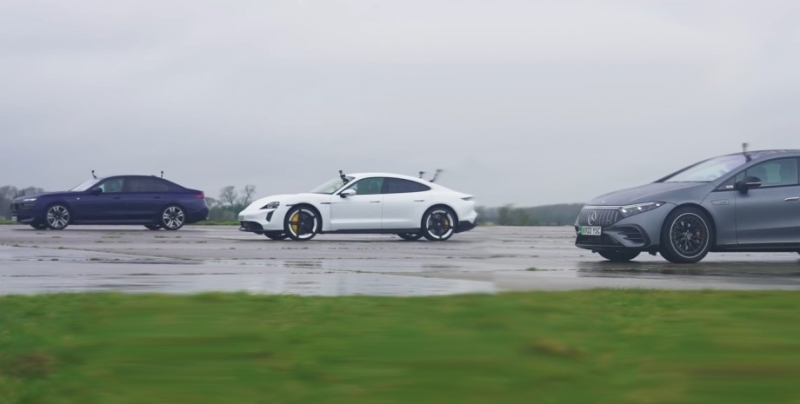 Электромобили Mercedes, BMW и Porsche сравнили в заезде по прямой
