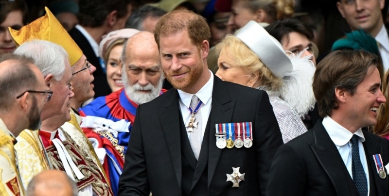 Принц Гарри выбрал для коронации отца костюм от французского бренда - эксперты рассказали почему